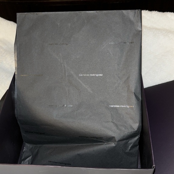 For Her by Narciso Rodriguez X-Large SET With 5 Oz bottle LARGEST SET AVAILABLE - Picture 7 of 16
